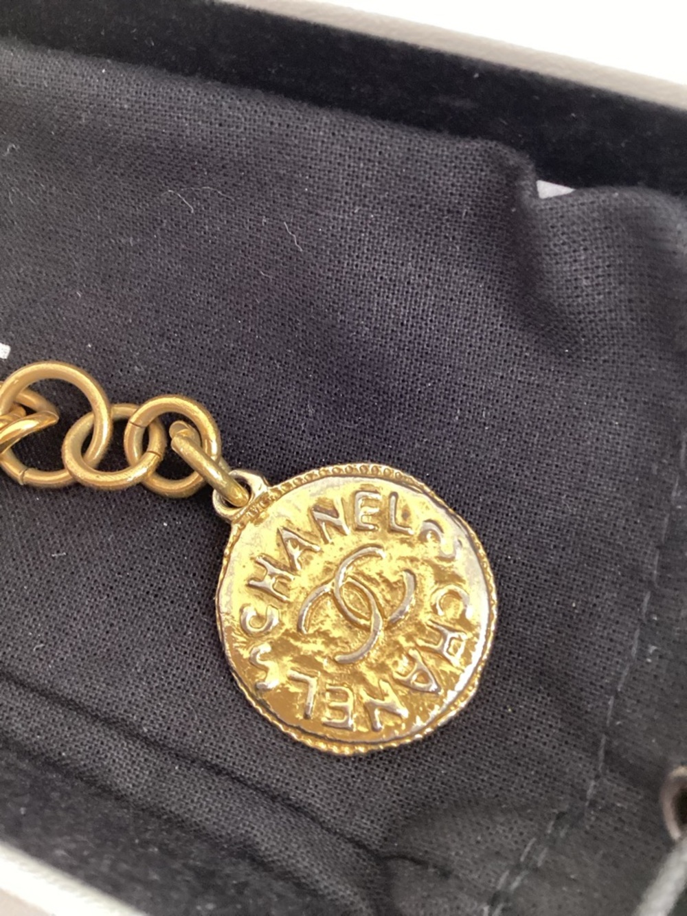 Pre Owned CHANEL Gold- Plated Chain Curb Link Bracelet with Coin Charm - Picture 4 of 7